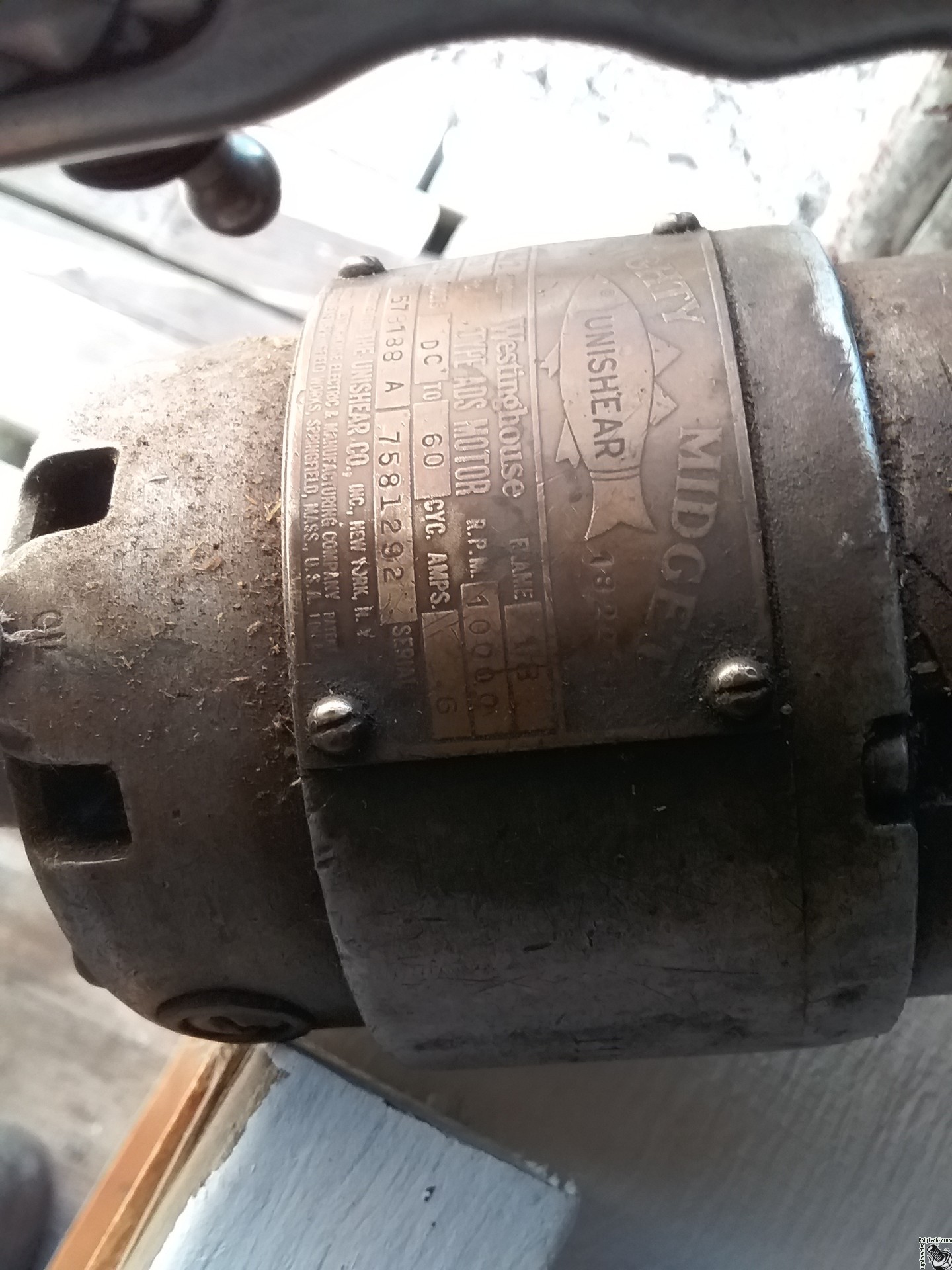 Image for Mighty midget unishear Westinghouse 220 volt. Looking for age and value.